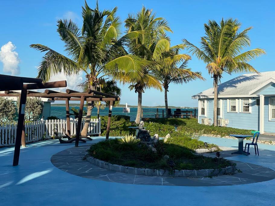 Beautiful Villa Just Steps Away From The Beach! جورج تاون المظهر الخارجي الصورة