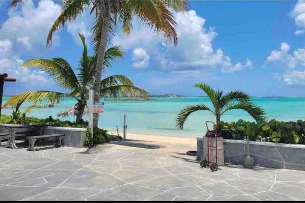 Beautiful Villa Just Steps Away From The Beach! جورج تاون المظهر الخارجي الصورة