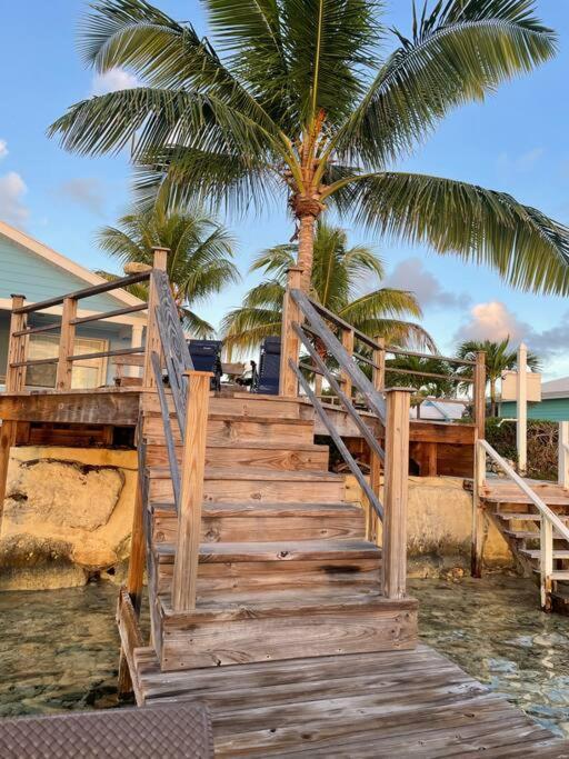 Beautiful Villa Just Steps Away From The Beach! جورج تاون المظهر الخارجي الصورة